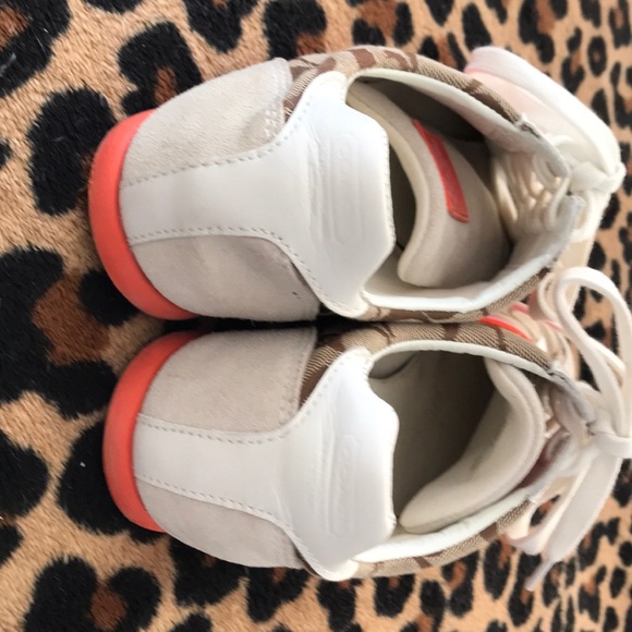 Coach style is Joss# Q293 - Picture 2 of 5